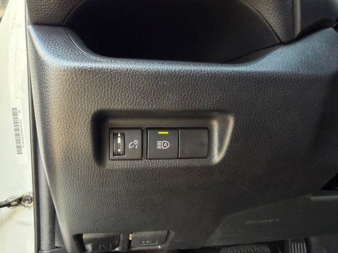 Used 2022 Toyota RAV4 XLE FWD image 15