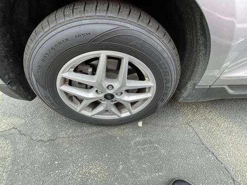 Used 2024 Ford Edge SEL image 13