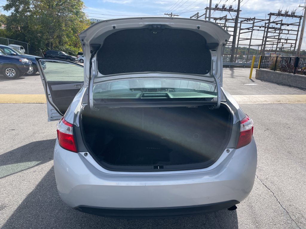 Used 2015 Toyota Corolla LE FWD image 13