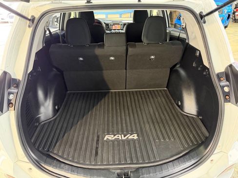 Used 2016 Toyota RAV4 LE image 11