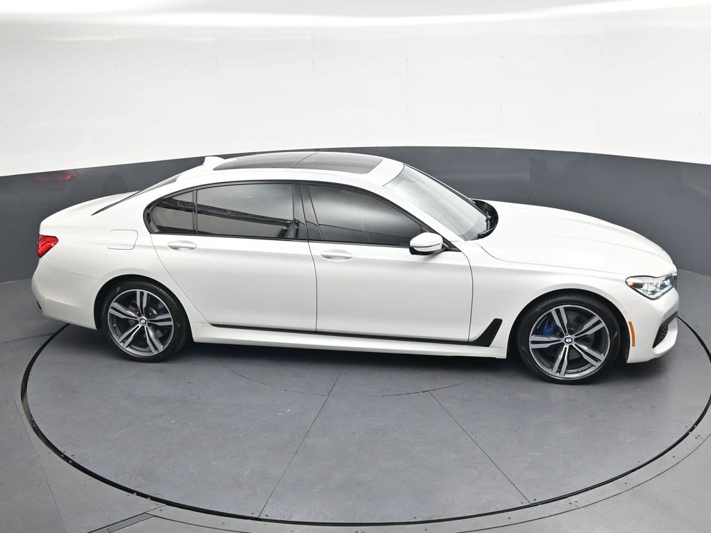 Used 2019 BMW 750i xDrive w/ Executive Package AWD/4WD image 22