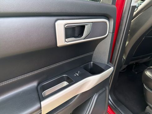 Used 2020 Ford Explorer XLT w/ Equipment Group 202A image 21