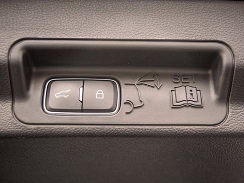 Used 2020 Ford Explorer XLT w/ Class III Trailer Tow Package image 7