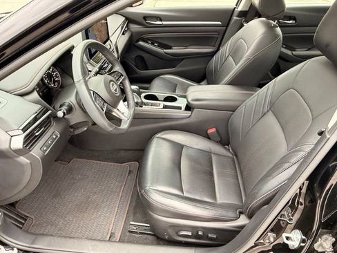 Used 2023 Nissan Altima 2.5 SR w/ SR Premium Package FWD image 10