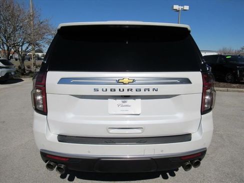 Used 2024 Chevrolet Suburban High Country w/ Advanced Technology Package image 6