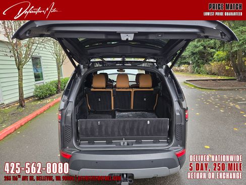 Used 2020 Land Rover Discovery HSE image 10