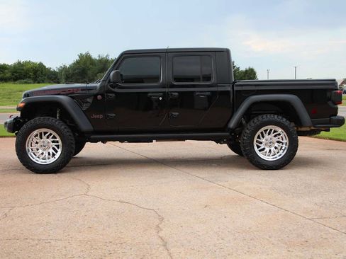 Used 2023 Jeep Gladiator Rubicon w/ LED Lighting Group AWD/4WD image 6
