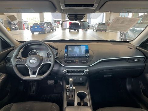 Certified 2022 Nissan Altima 2.5 SV image 11