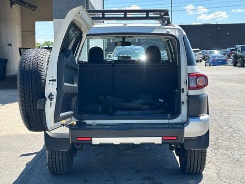 Used 2013 Toyota FJ Cruiser 4WD w/ Convenience Pkg image 30