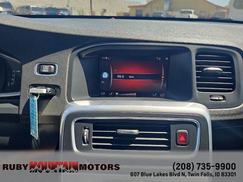 Used 2018 Volvo V60 T5 Cross Country AWD/4WD image 21