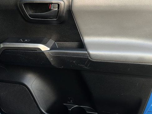Used 2018 Toyota Tacoma SR5 image 26