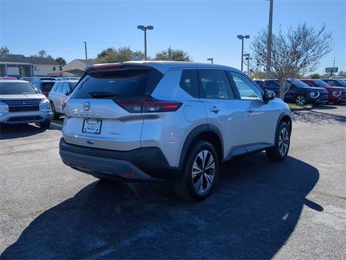 Used 2023 Nissan Rogue SV image 6