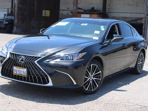 Used 2025 Lexus ES 300h w/ Premium Package FWD image 8