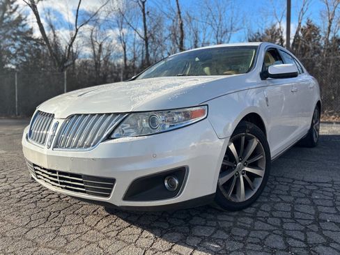 Used 2010 Lincoln MKS image 1