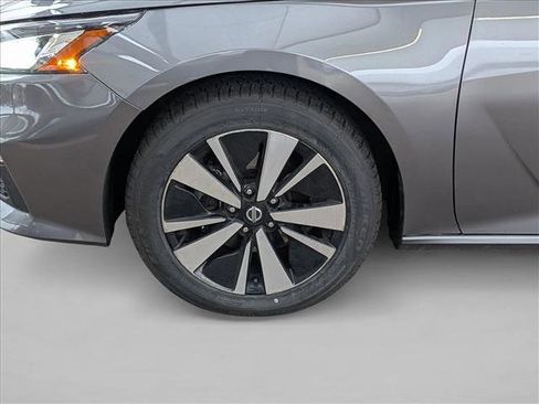 Used 2021 Nissan Altima 2.5 SV image 9