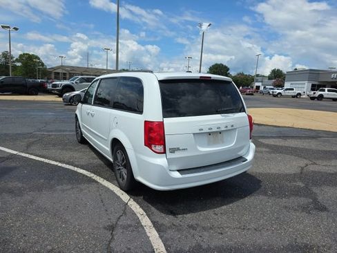 Used 2016 Dodge Grand Caravan SXT FWD image 5