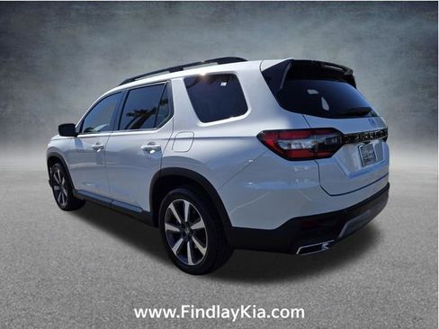 Used 2024 Honda Pilot Touring image 8