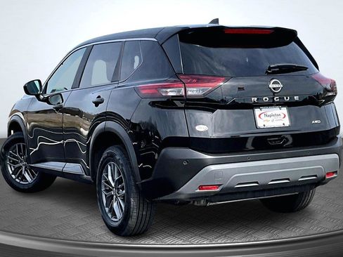 Used 2023 Nissan Rogue S image 13