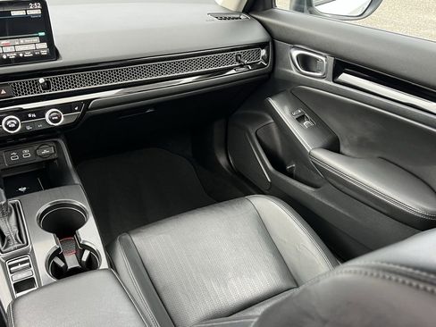 Used 2022 Honda Civic Touring image 16