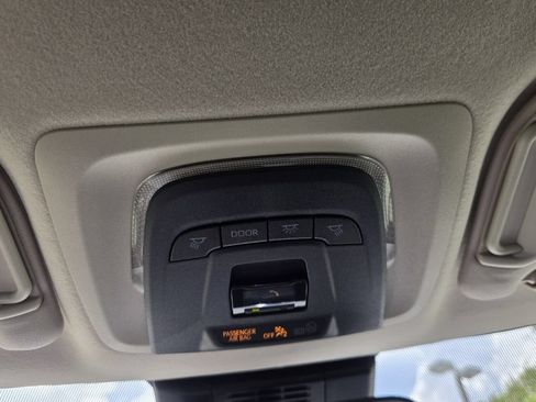 Used 2024 Toyota Corolla LE w/ LE Convenience Package FWD image 23