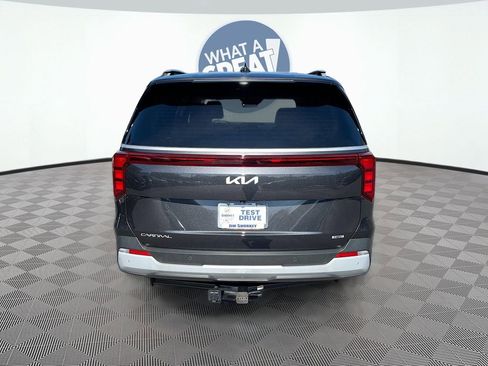 Certified 2025 Kia Carnival EX image 6