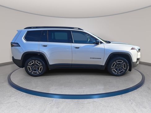 New 2026 Jeep Cherokee Laredo AWD/4WD image 4