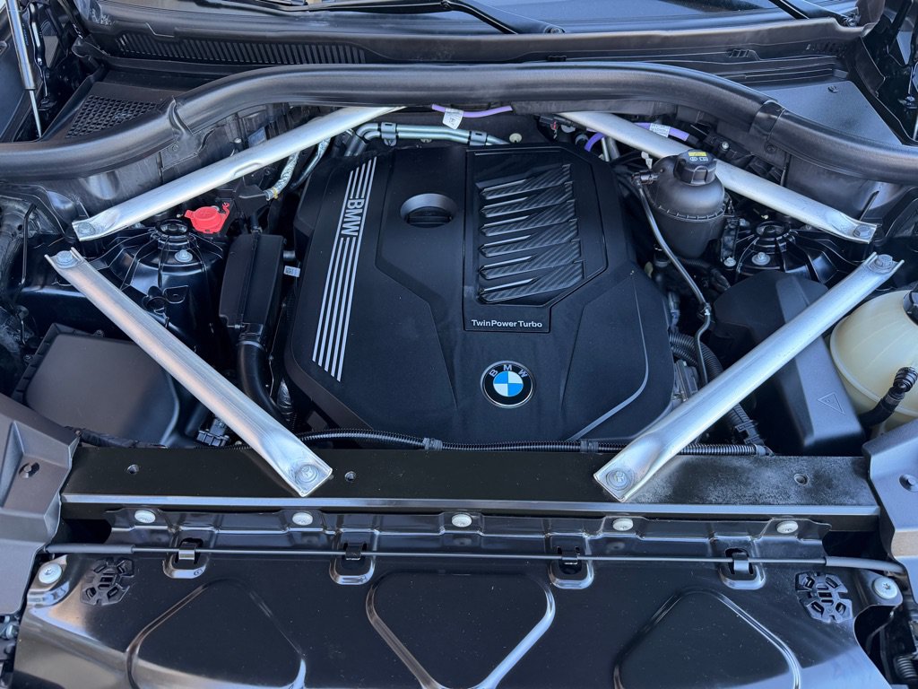 Used 2019 BMW X5 xDrive40i w/ M Sport Package AWD/4WD image 32