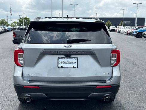 Used 2024 Ford Explorer XLT w/ XLT Sport Appearance Package AWD/4WD image 4
