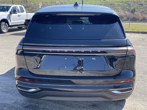 New 2026 Lincoln Nautilus Premier image 4
