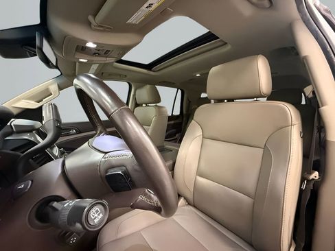 Used 2018 Chevrolet Tahoe LT w/ Luxury Package RWD image 28