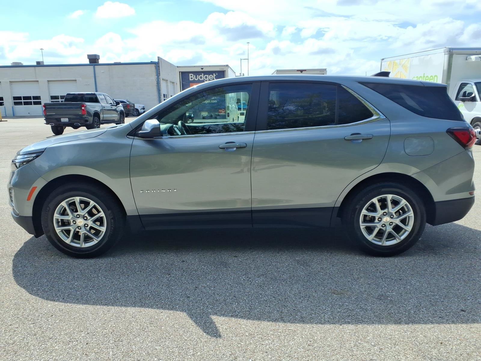 Used 2024 Chevrolet Equinox LT w/ LPO, Floor Liner Package FWD image 4