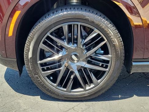 Certified 2025 Cadillac Escalade IQ Sport 2 w/ LPO, ONYX Package AWD/4WD image 8