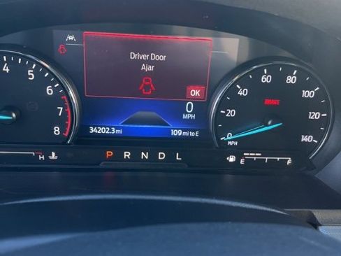 Used 2022 Ford Explorer XLT w/ Equipment Group 202A image 11