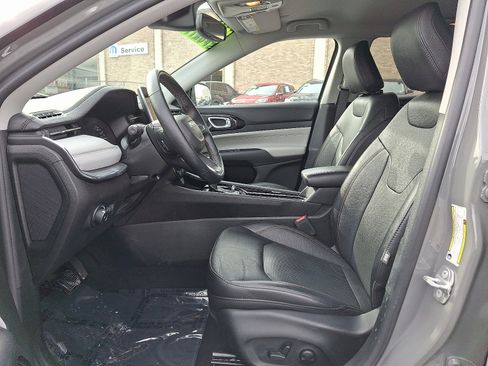 Used 2022 Jeep Compass Limited image 14