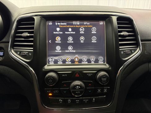 Used 2018 Jeep Grand Cherokee Altitude AWD/4WD image 29