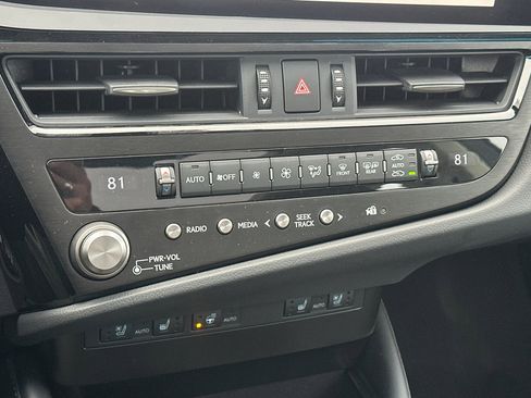 New 2025 Lexus ES 350 w/ Premium Package image 19