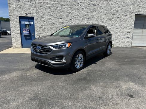 Used 2021 Ford Edge Titanium w/ Equipment Group 301A AWD/4WD image 2
