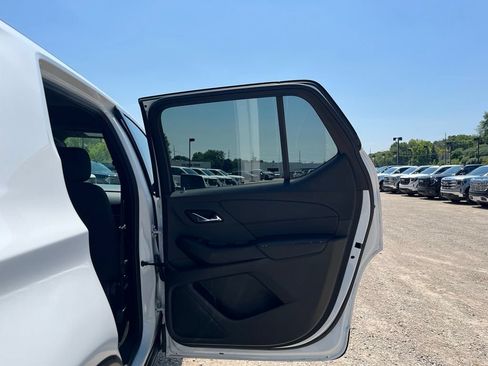 Used 2023 Chevrolet Traverse LT AWD/4WD image 35