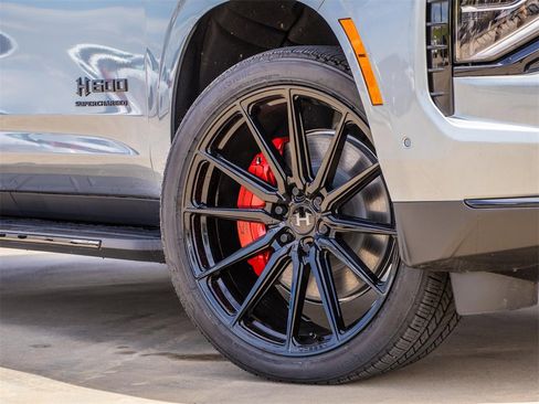 New 2025 Chevrolet Suburban RST w/ RST Capability Package image 2