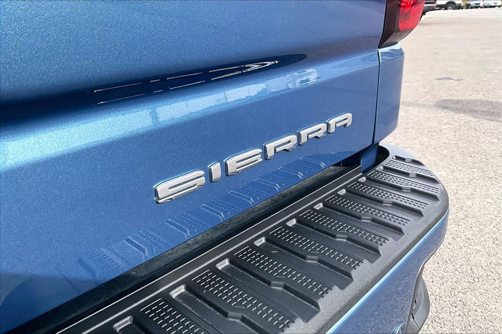 Used 2024 GMC Sierra 1500 Denali w/ Technology Package AWD/4WD image 8