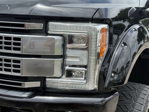 Used 2019 Ford F250 Platinum w/ Platinum Ultimate Package AWD/4WD image 10