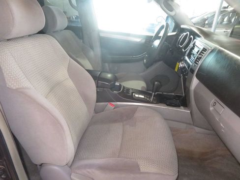 Used 2004 Toyota 4Runner 4WD image 35