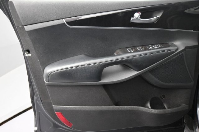 Used 2018 Kia Sorento AWD image 29