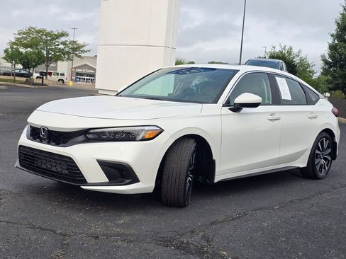 Used 2024 Honda Civic EX-L image 4