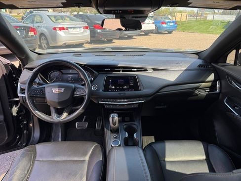 Used 2019 Cadillac XT4 Sport AWD/4WD image 33