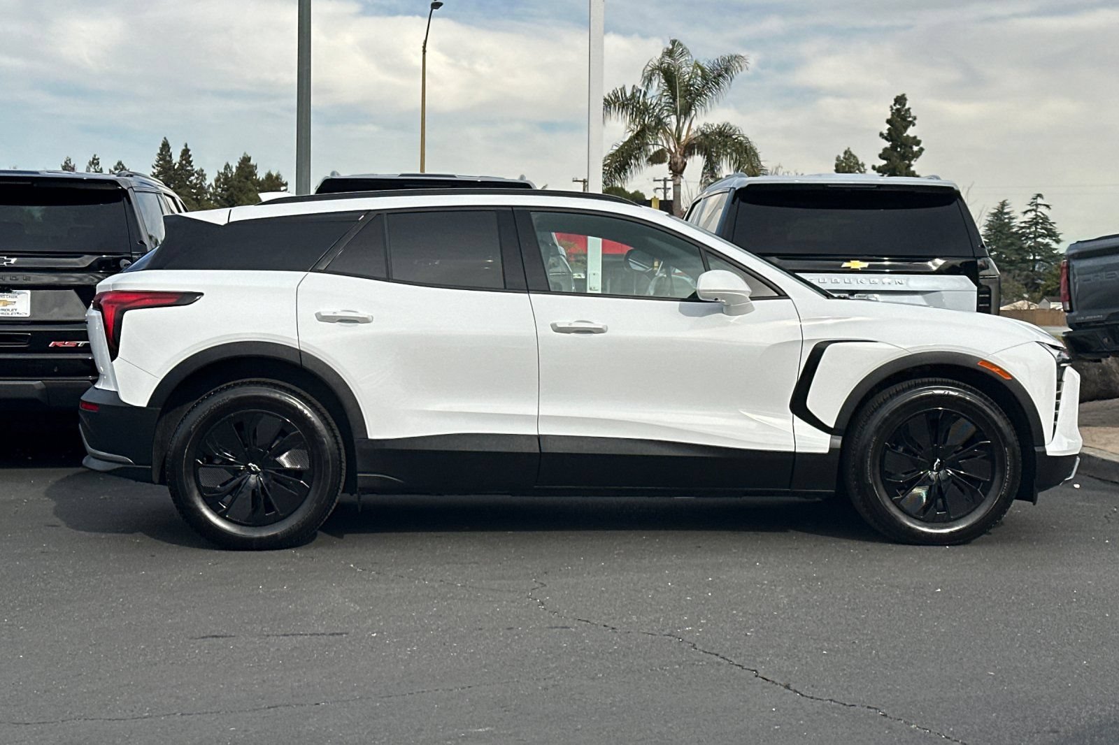 Used 2026 Chevrolet Blazer EV LT AWD/4WD image 4