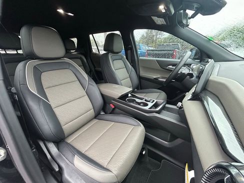 New 2026 Chevrolet Equinox LT w/ Convenience Package II FWD image 27