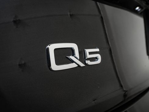 Used 2023 Audi Q5 2.0T Premium w/ Convenience Package image 16