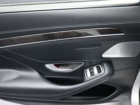 Used 2016 Mercedes-Benz S 550 4MATIC Sedan image 37