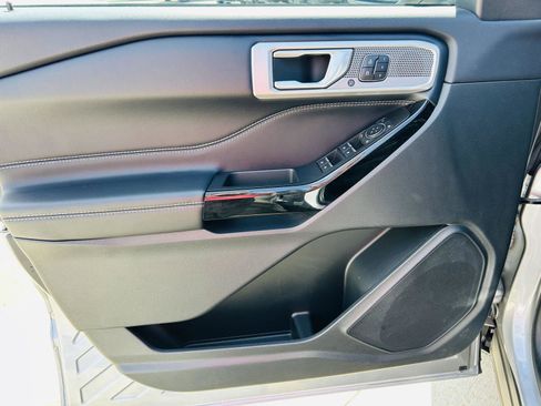 Used 2022 Ford Explorer ST w/ Equipment Group 401A AWD/4WD image 17